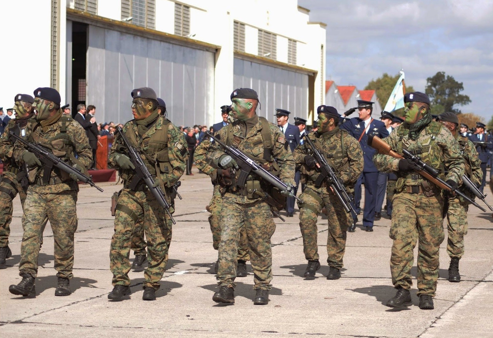 Argentine commandos with HK G41