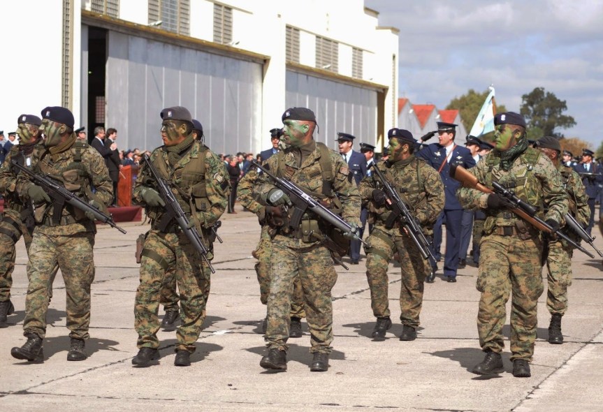 Argentine commandos with HK G41