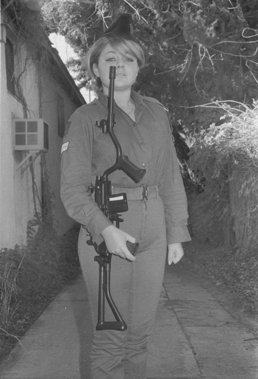 Female IDF Soldier with Galil c