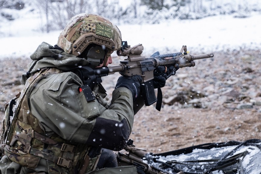 L143A2 – The Armourers Bench