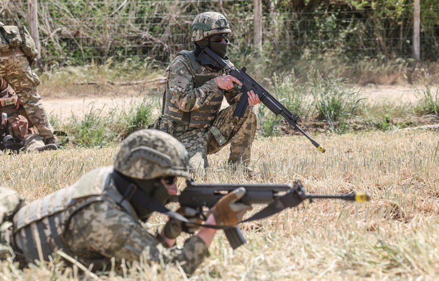 UK Using Galil Ace Rifles to Train Ukrainians – The Armourers Bench